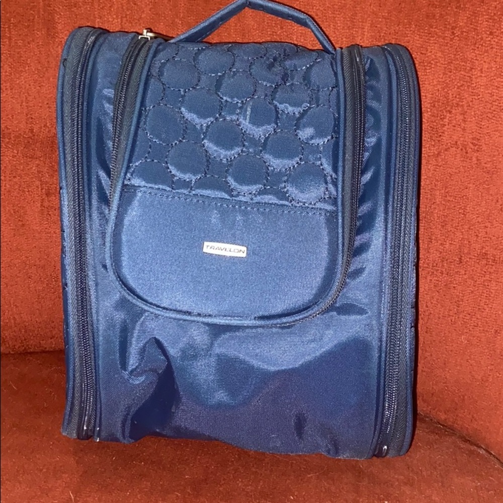 Travelon hanging toiletry bag